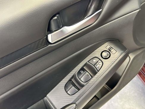 Used 2024 Nissan Altima 2.5 SV FWD image 17