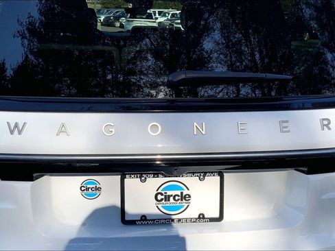 Certified 2024 Jeep Wagoneer 4WD w/ Premium Group I image 30