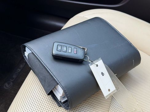 Used 2017 Lexus ES 350 w/ Premium Package image 42