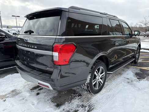 Used 2023 Ford Expedition Max XLT image 7