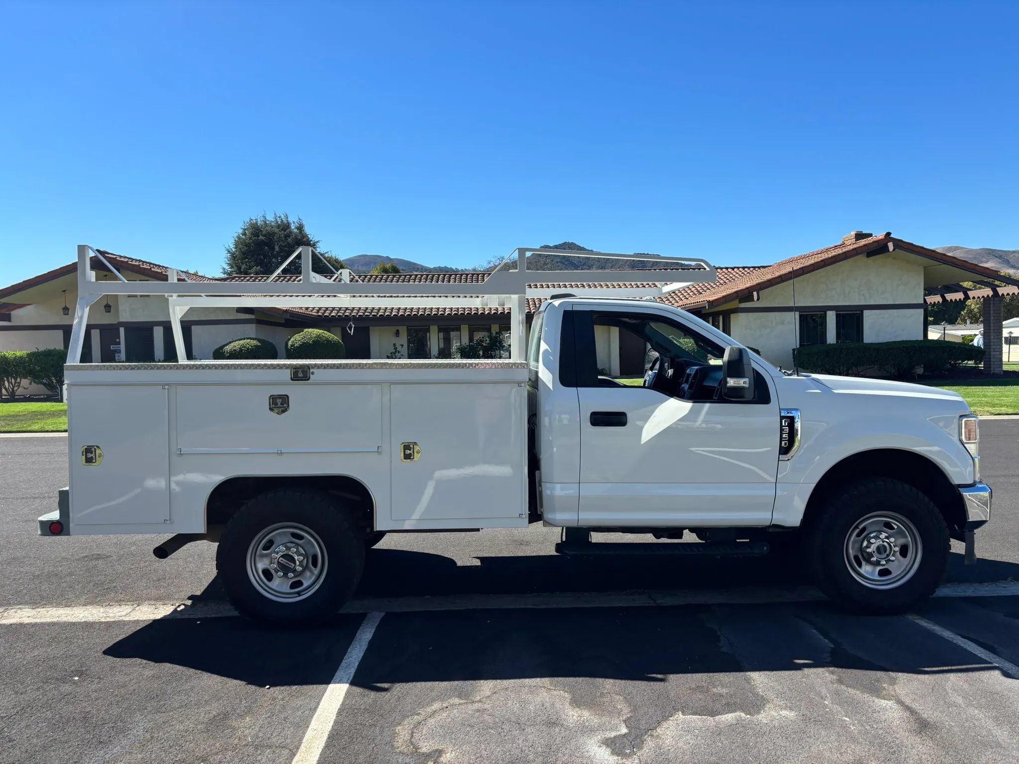 Used 2022 Ford F350 XL w/ Power Equipment Group AWD/4WD image 3