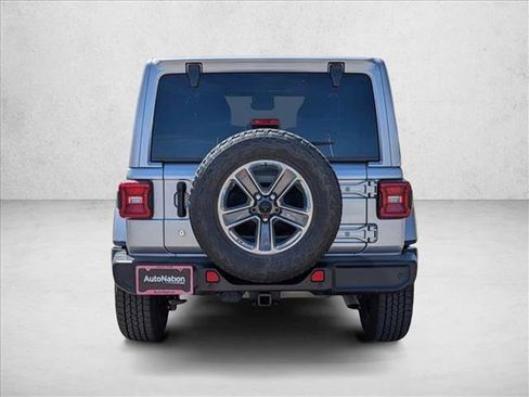 Used 2019 Jeep Wrangler Unlimited Sahara AWD/4WD image 6