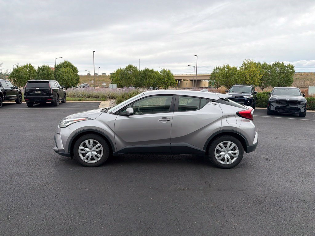 Used 2020 Toyota C-HR LE FWD image 2