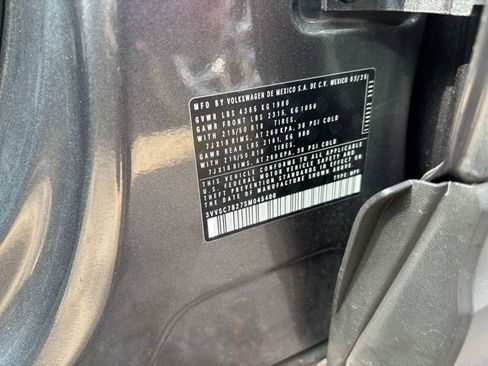 Used 2025 Volkswagen Taos SE FWD image 30