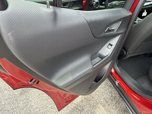 New 2026 Chevrolet Equinox LT w/ Safety and Technology Package FWD image 17