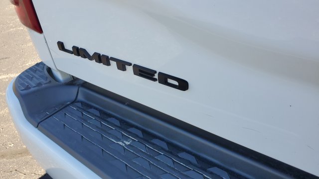 Used 2025 RAM 3500 Limited AWD/4WD image 28