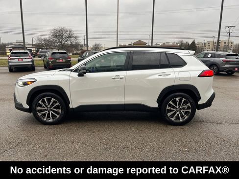 Certified 2025 Toyota Corolla Cross XLE image 2