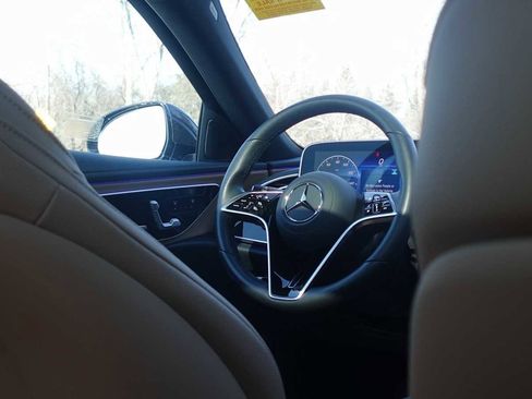 Used 2025 Mercedes-Benz E 350 4MATIC Sedan image 35