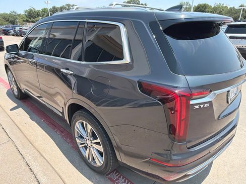 Used 2023 Cadillac XT6 Premium Luxury w/ Technology Package FWD image 5