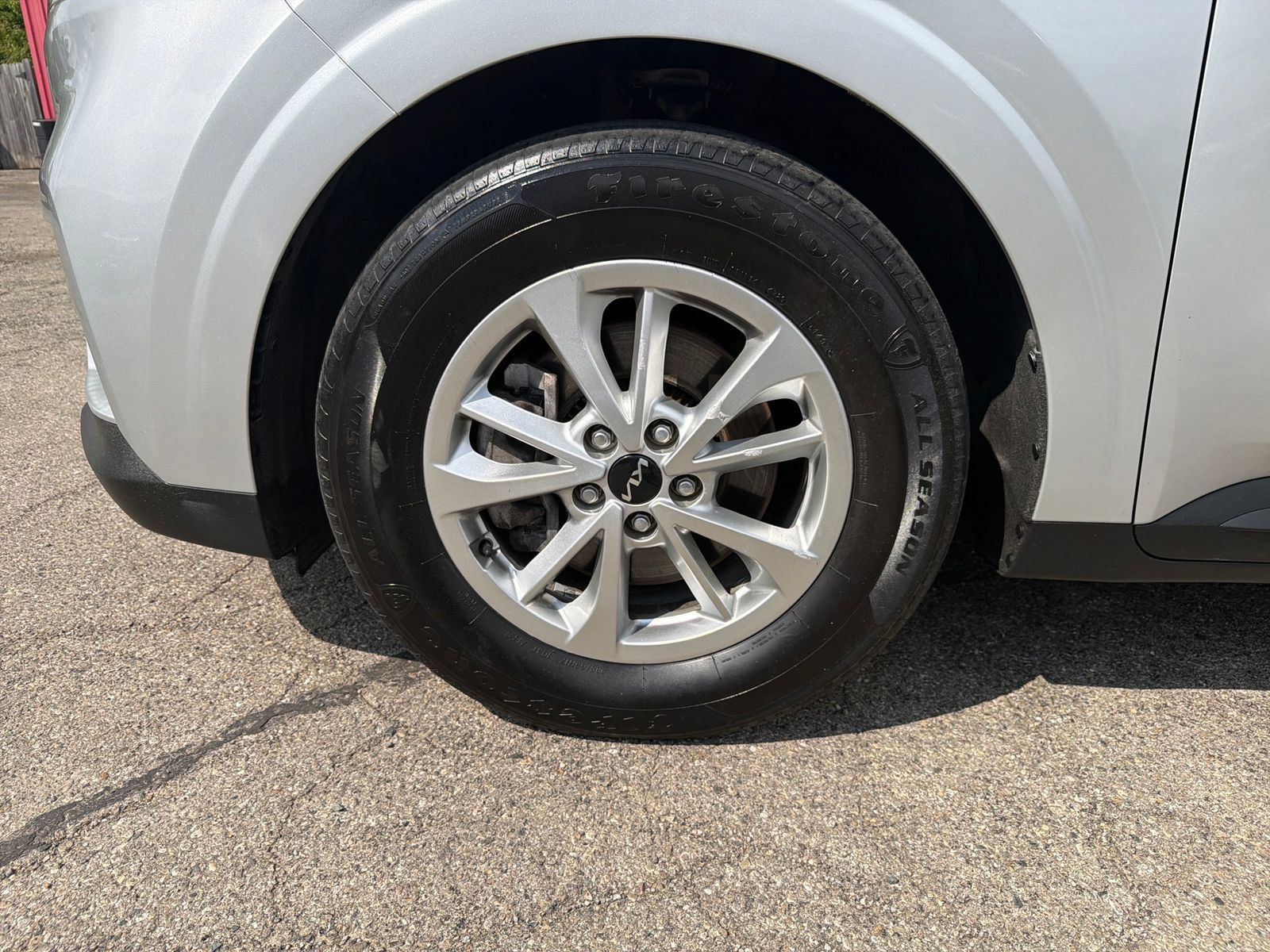 Used 2023 Kia Carnival LX FWD image 28