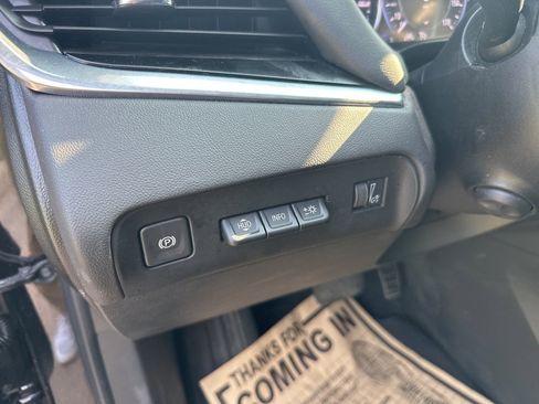 Used 2022 Buick Enclave Avenir w/ Avenir Technology Package image 17