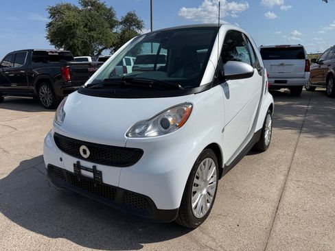 Used 2015 smart fortwo pure RWD image 3