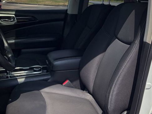 Used 2018 Nissan Pathfinder S AWD/4WD image 15