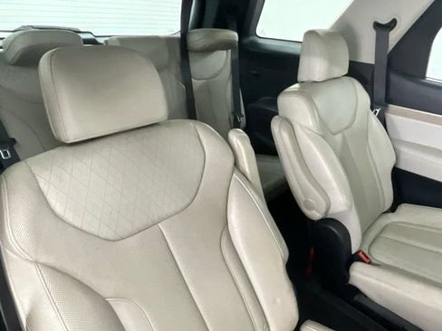 Used 2020 Hyundai Palisade SEL w/ Premium Package FWD image 16