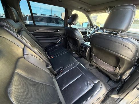 Used 2022 Jeep Grand Cherokee L Overland image 9