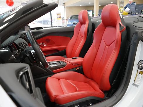 Used 2022 Audi R8 V10 w/ Carbon Exterior Package image 3