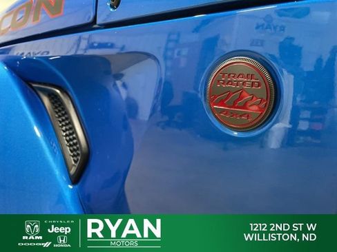 New 2025 Jeep Gladiator Rubicon w/ Convenience Group AWD/4WD image 13