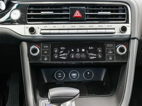 Used 2026 Genesis G70 2.5T Prestige RWD image 15