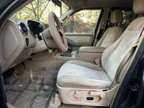 Used 2007 Ford Explorer XLT AWD/4WD image 6