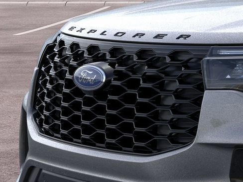 Used 2026 Ford Explorer ST-Line w/ ST-Line Street Pack AWD/4WD image 17