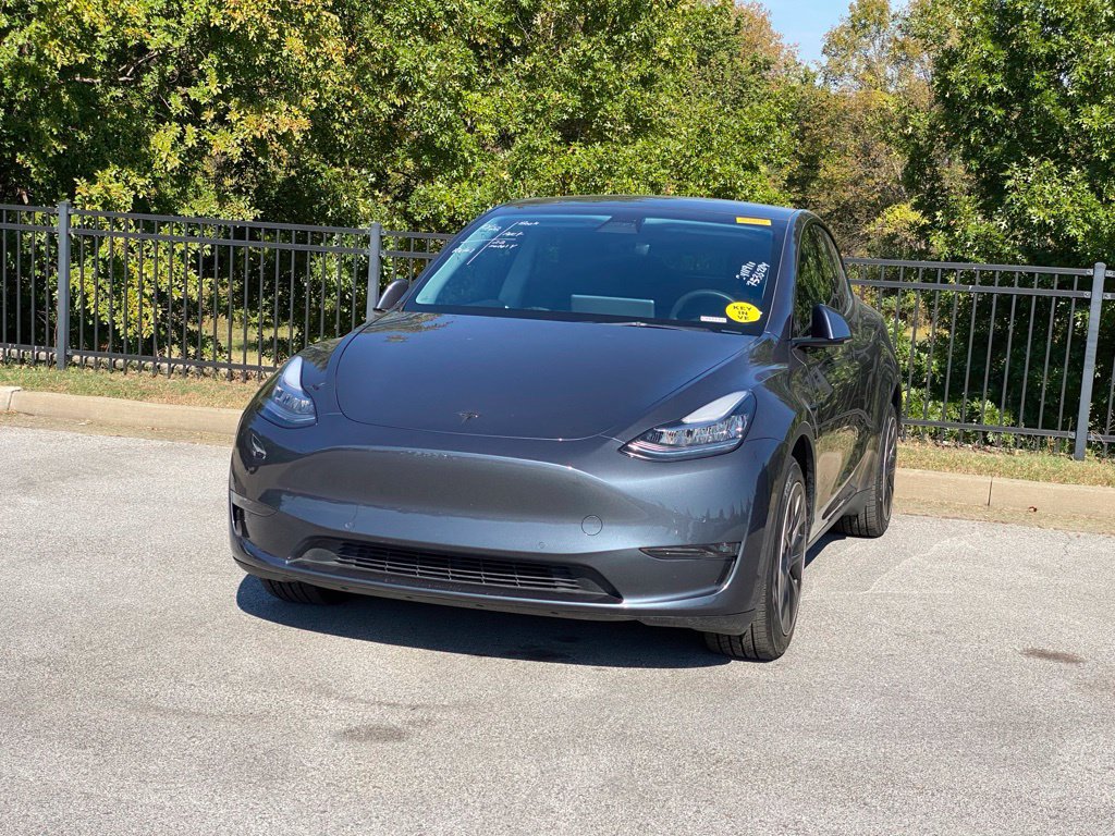 Used 2022 Tesla Model Y Long Range AWD/4WD image 3