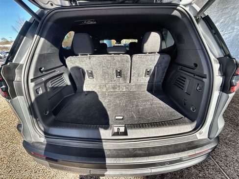 Certified 2025 GMC Acadia Elevation image 24