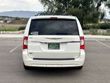Used 2012 Chrysler Town & Country Touring image 6