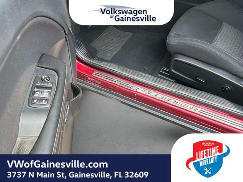 Used 2019 Dodge Challenger GT RWD image 14