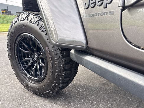 Certified 2025 Jeep Gladiator Sport AWD/4WD image 12