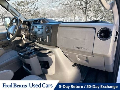 Used 2016 Ford E-450 and Econoline 450 Super Duty image 22