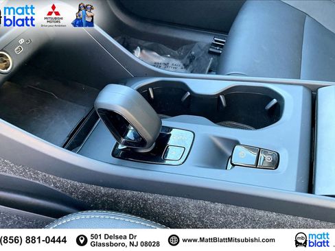 Used 2025 Volvo XC40 B5 Core image 19