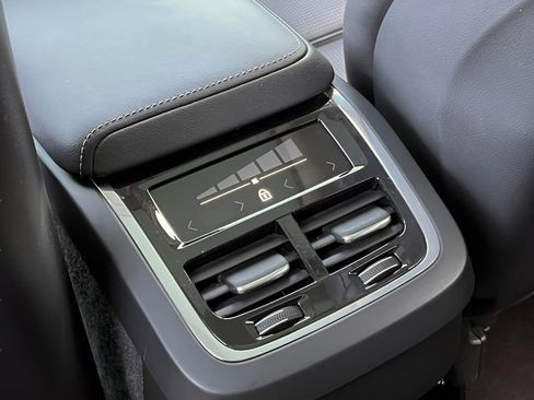 Used 2021 Volvo XC60 T5 Inscription image 18