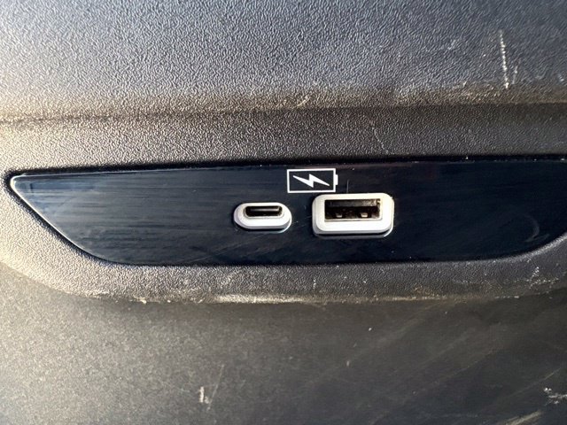 Used 2022 Chrysler Pacifica Limited FWD image 33