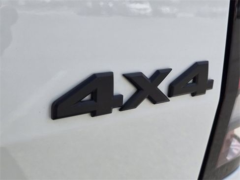 New 2026 Nissan Frontier SV w/ SV Convenience Package image 6