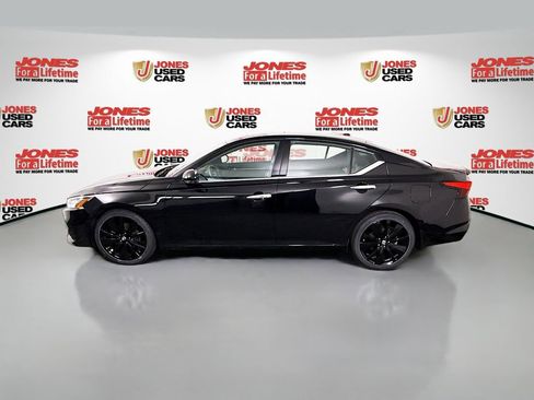 Certified 2019 Nissan Altima 2.0 Platinum FWD image 16
