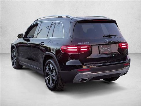 Certified 2025 Mercedes-Benz GLB 250 image 8