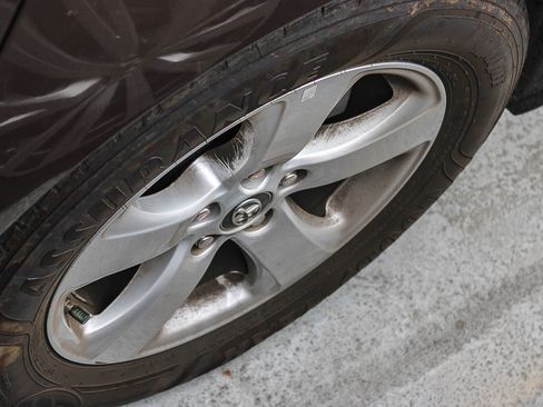 Used 2018 Toyota Sienna LE w/ Carpet Mat Package FWD image 9