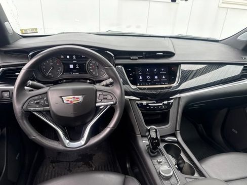 Certified 2023 Cadillac XT6 Premium Luxury w/ Technology Package AWD/4WD image 17