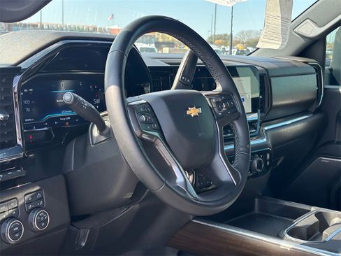 Certified 2024 Chevrolet Silverado 2500 High Country w/ High Country Premium Package image 8