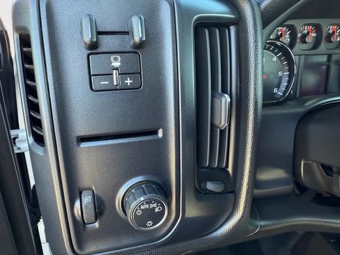 Used 2017 Chevrolet Silverado 2500 W/T image 12