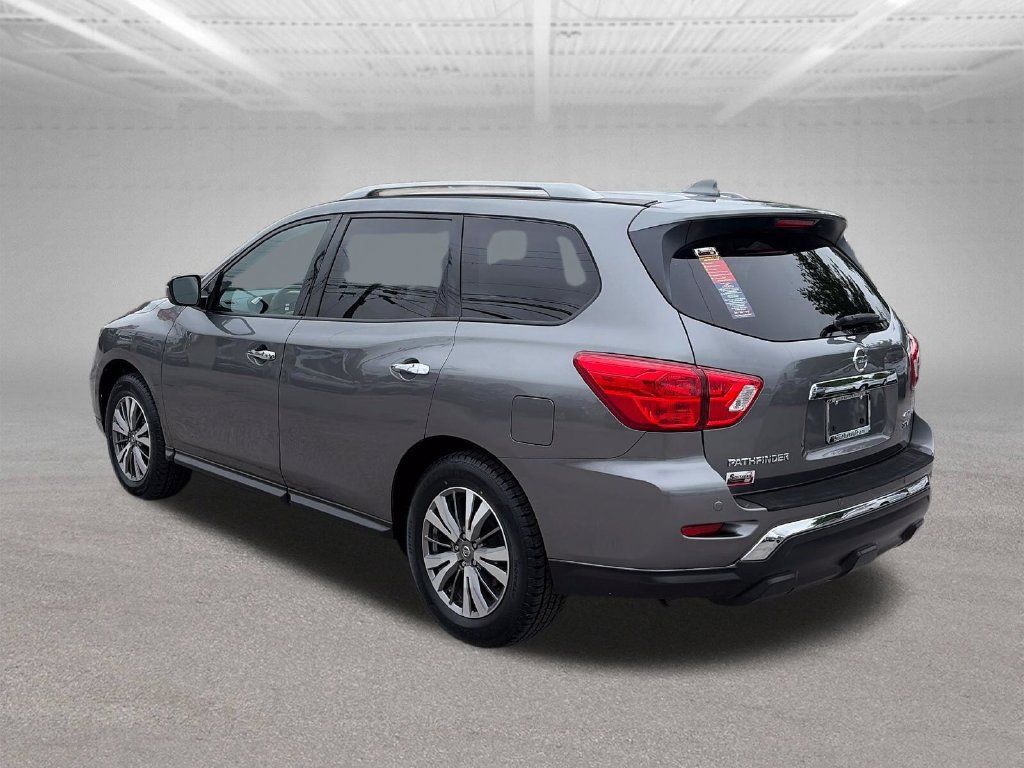 Used 2020 Nissan Pathfinder SV AWD/4WD image 4