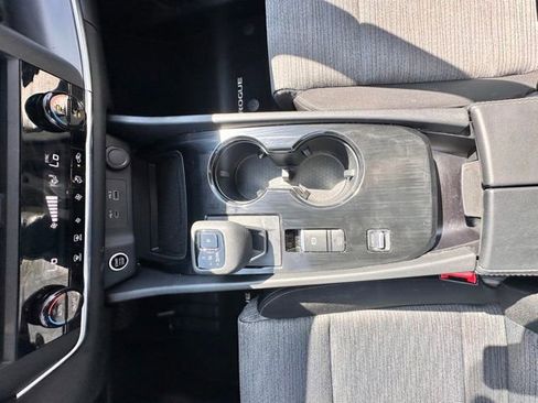 Certified 2023 Nissan Rogue SV image 22