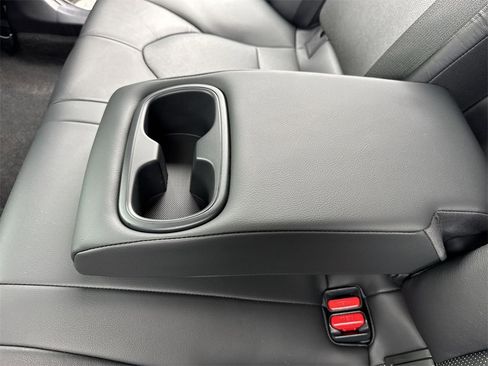 Used 2023 Toyota Camry XLE image 39