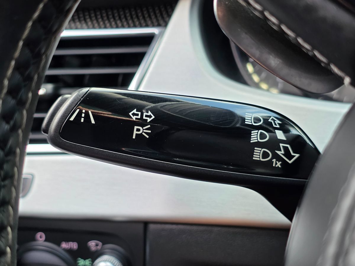 Used 2015 Audi S8 AWD/4WD image 49