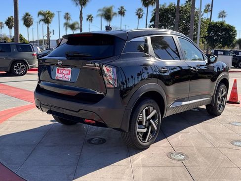 New 2026 Nissan Kicks SV w/ SV Premium Package image 7