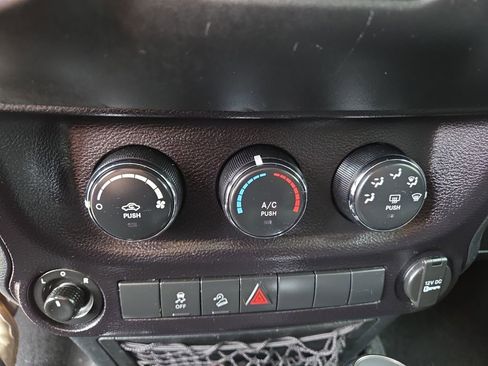 Used 2016 Jeep Wrangler Unlimited Sport w/ Quick Order Package 24S AWD/4WD image 15