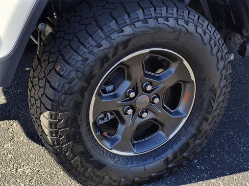 Used 2023 Jeep Gladiator Rubicon w/ LED Lighting Group image 7