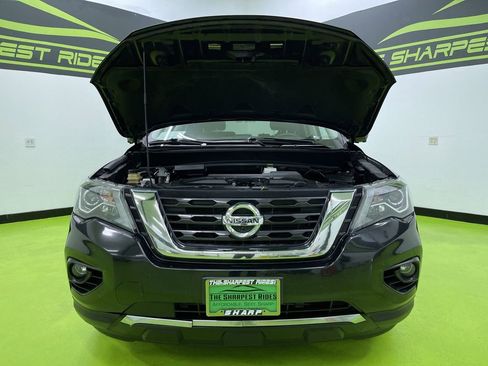Used 2019 Nissan Pathfinder SL image 4