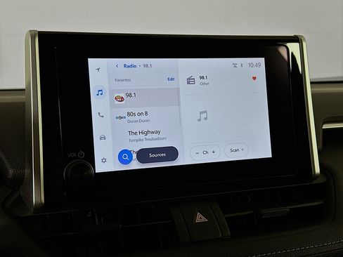 Used 2025 Toyota RAV4 XLE image 21