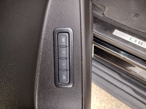 Used 2019 Chevrolet Suburban LT image 30